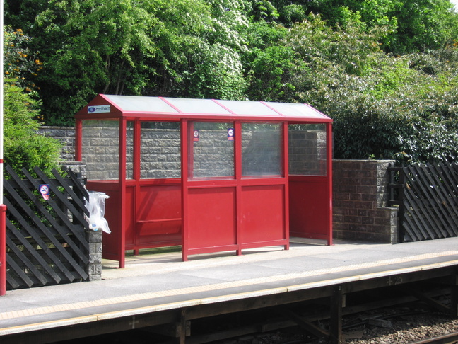 Cottingley platform 2 shelter
and platform