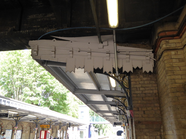 Denmark Hill platform 3
canopy end