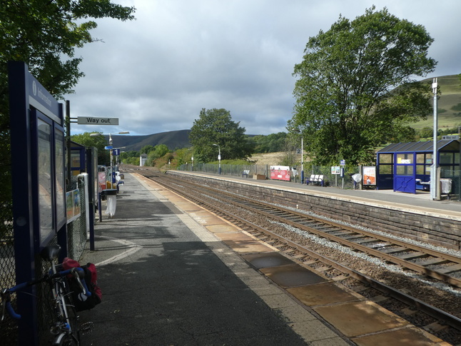 Edale platform 1 entrance