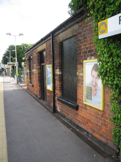 Freshfield platform 2 old
building