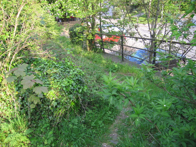 Garforth disused entrance -
further down