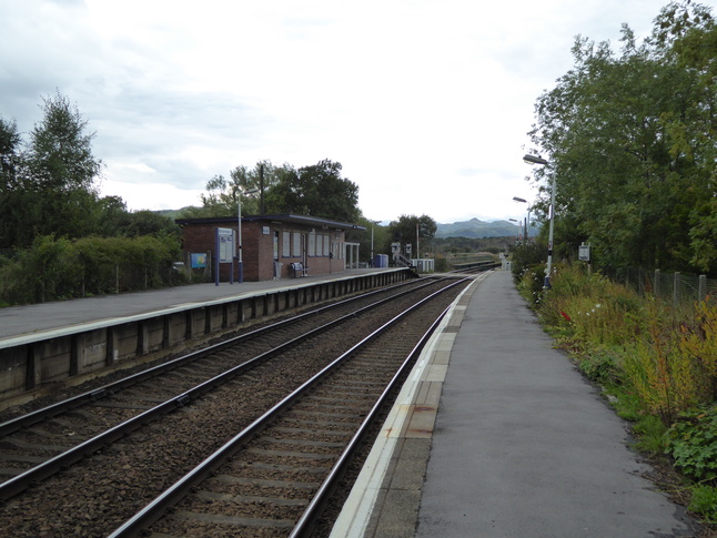Green Road platforms looking
north