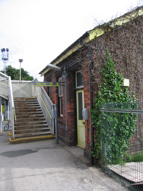 Hall Road platform 2 building
