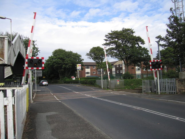 Hall Road level crossing