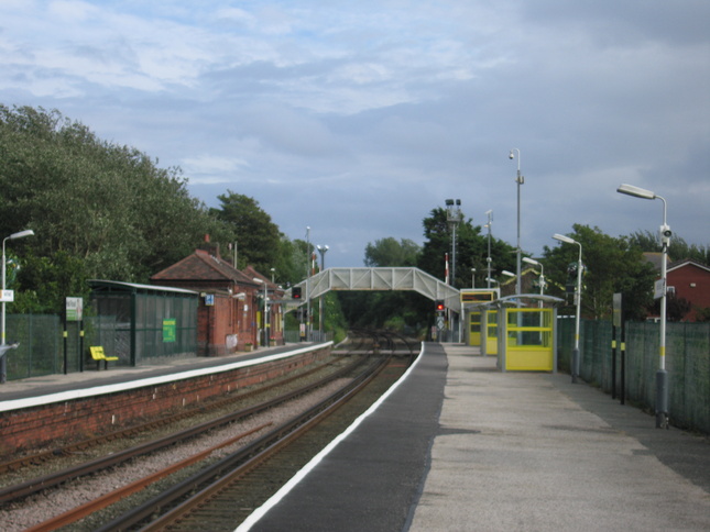 Hall Road platforms looking south
