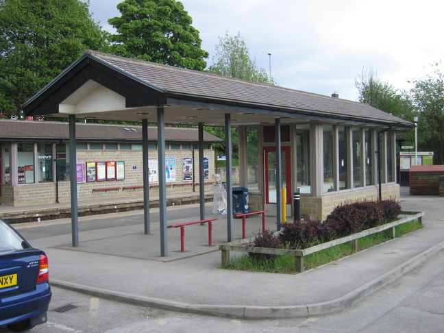Horsforth platform 2 building