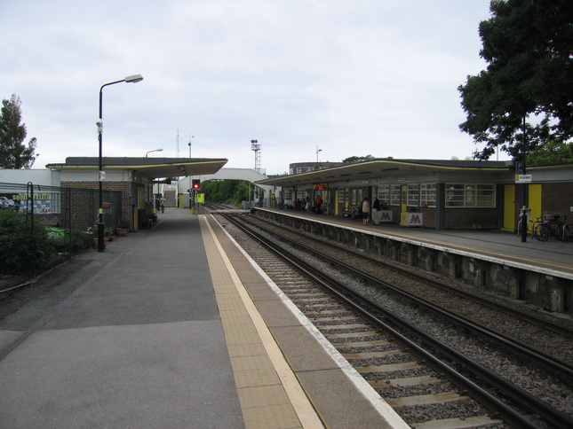 Hoylake platforms looking south
