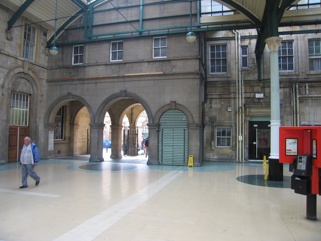 Hull south door