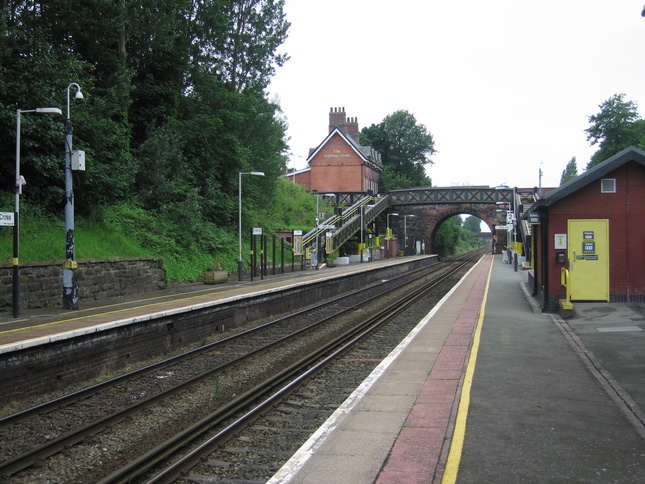 Hunts Cross platforms 1 and 2
looking west