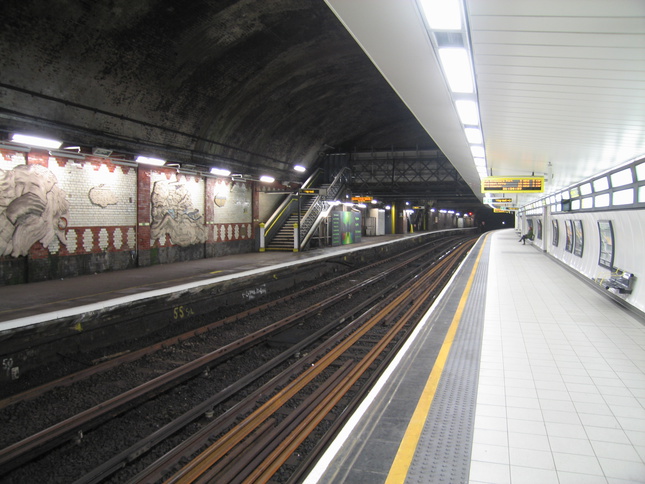 Liverpool James Street
platform 3 looking east