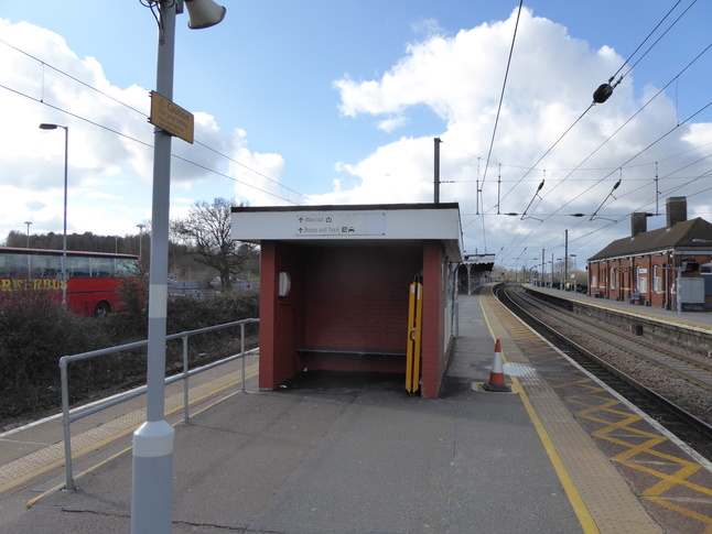 Manningtree platforms 1 and 2 shelter