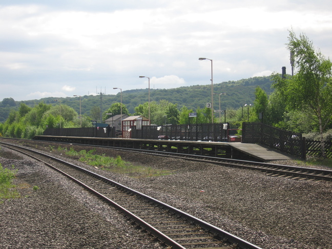 Mirfield platform 3 seen from
platforms 1 and 2