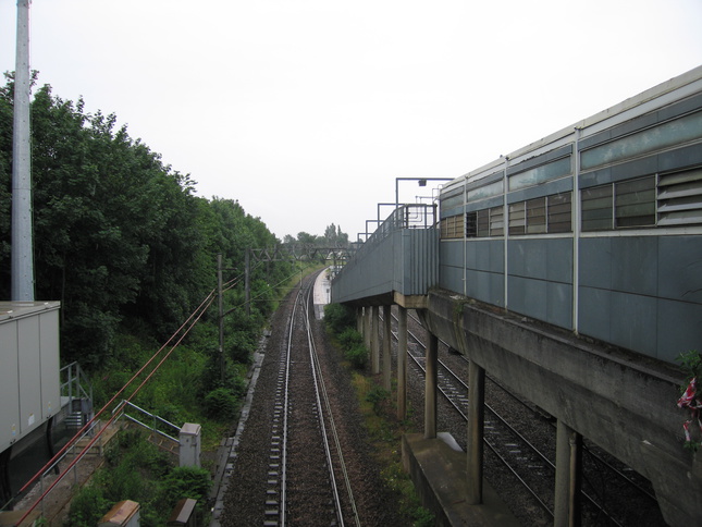 Mossley Hill from bridge
looking south