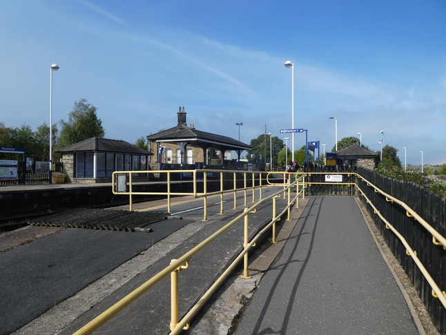 Penistone platform 1 entrance