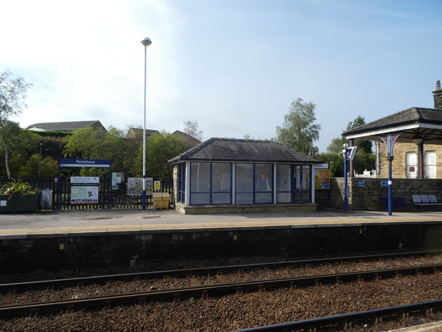 Penistone platform 2 shelter