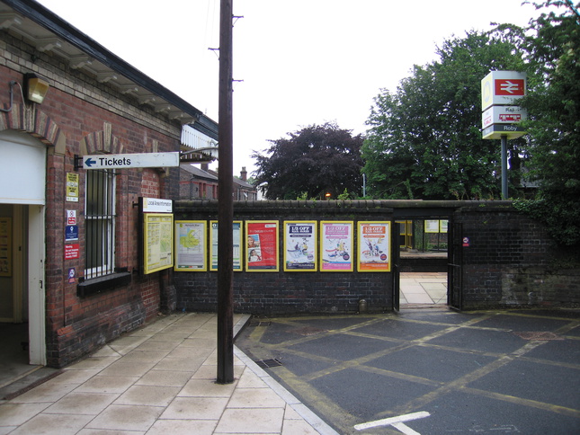 Roby platform 1 entrance