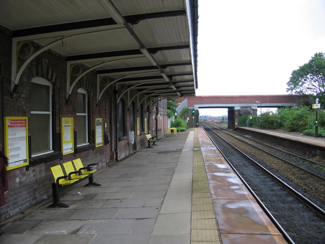 Roby platform 1 under canopy