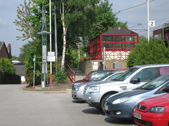 Sandal and Agbrigg
platform 2 entrance