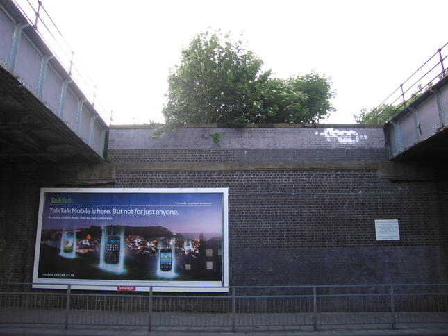 Seaforth and
Litherland between bridges