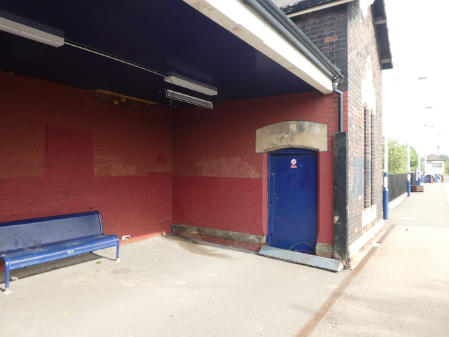 Shireoaks platform 2 shelter