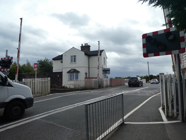 Shireoaks level crossing