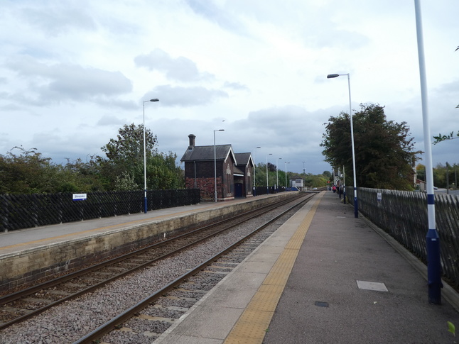 Shireoaks platforms looking east