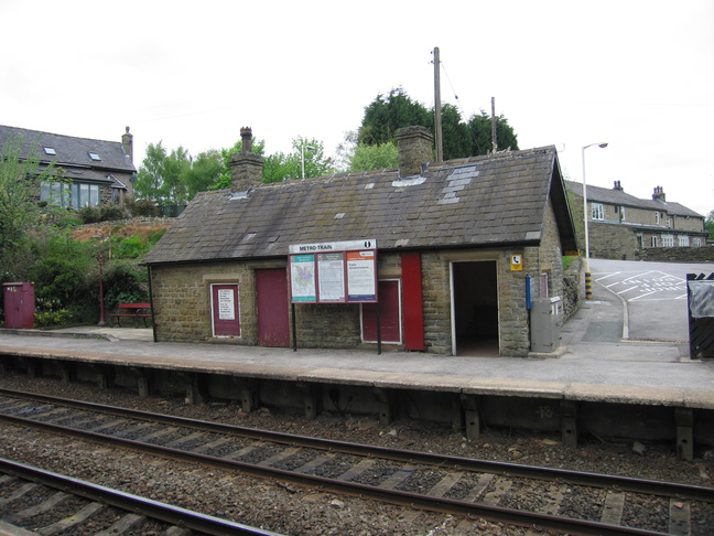 Building on Stocksmoor platform 1