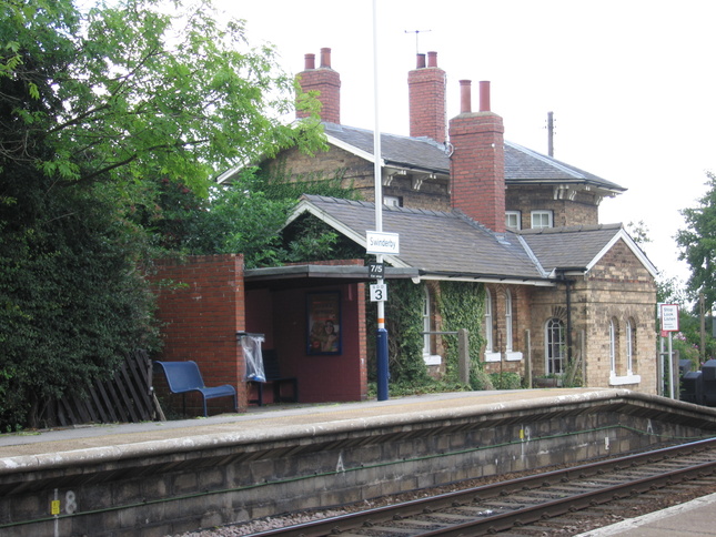 Swinderby platform 2 shelter