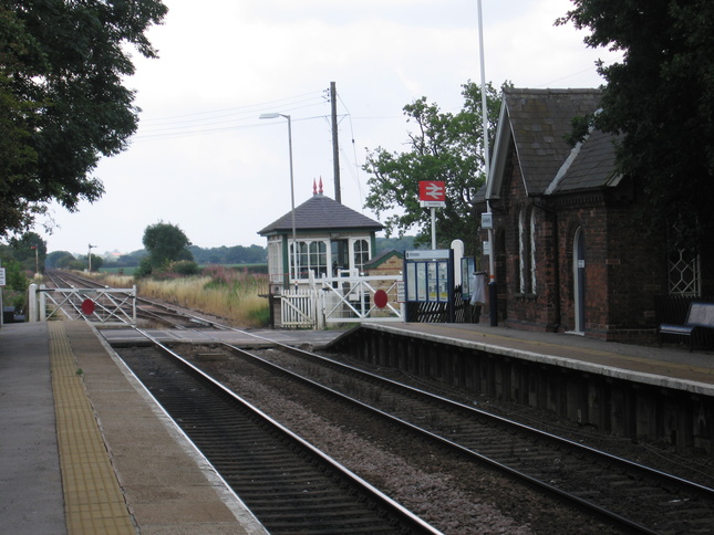 Swinderby level crossing
