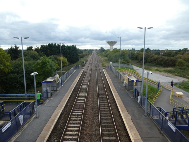 Thorne South looking west from footbridge