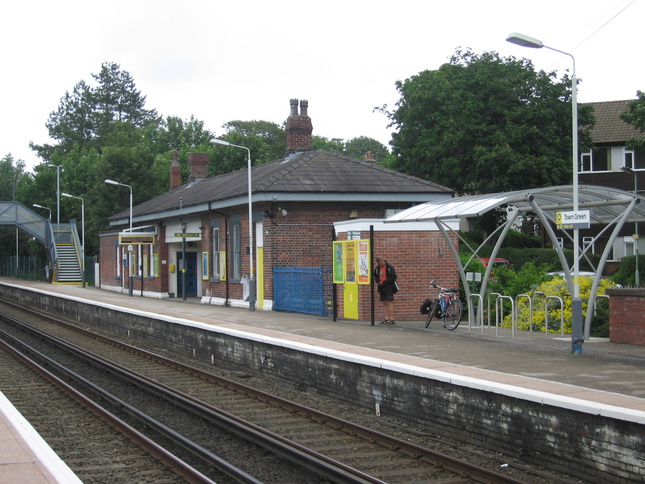 Town Green platform 1