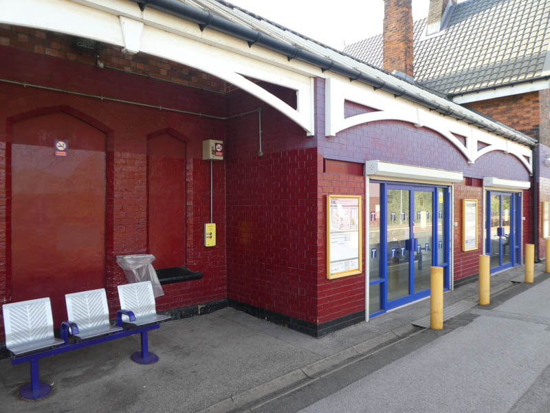 Shelter, both enclosed and not, in the platform 2 building