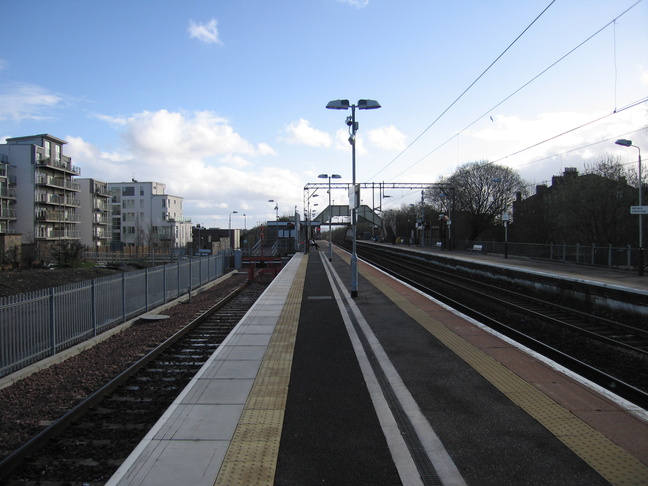 Anniesland platforms 1 and 3 looking
south