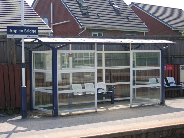 Appley Bridge platform 2
shelter