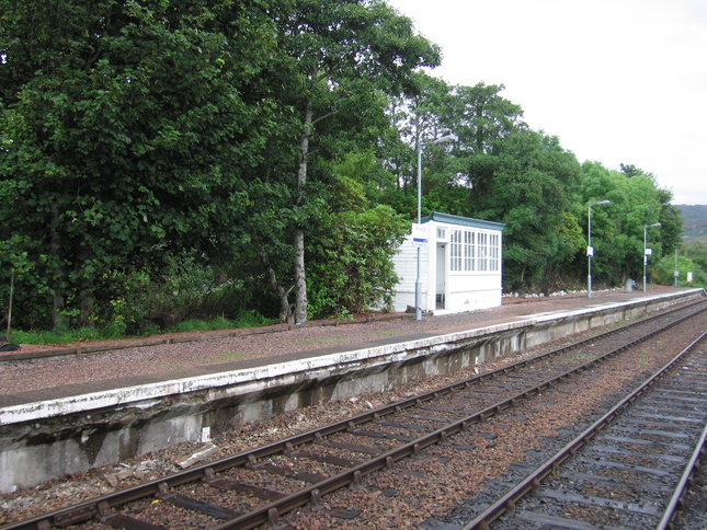 Arisaig platform 2 shelter