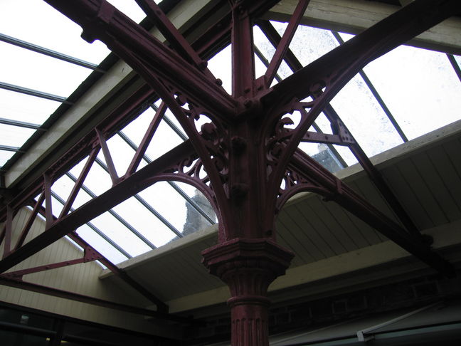 Barnstaple Town pillar