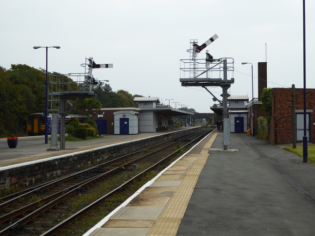 Barrow platforms looking south