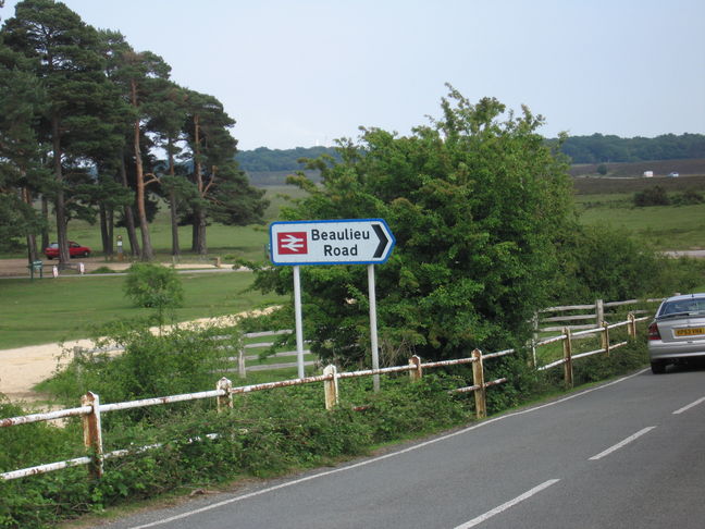 Beaulieu Road sign