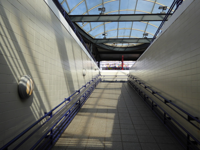 Blackburn platforms 1-3 ramp