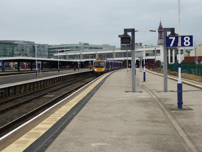 Blackpool North platforms 7 and
8 looking west