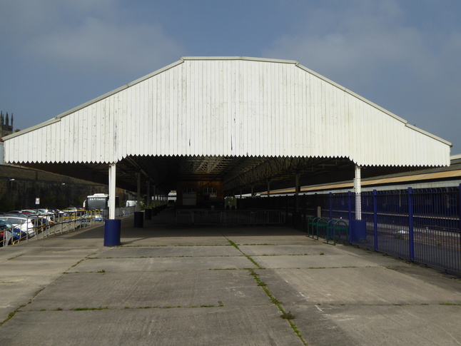 Bolton platform 4 canopy end