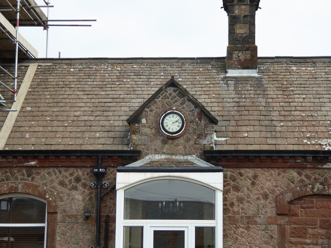 Bootle platform 2 clock