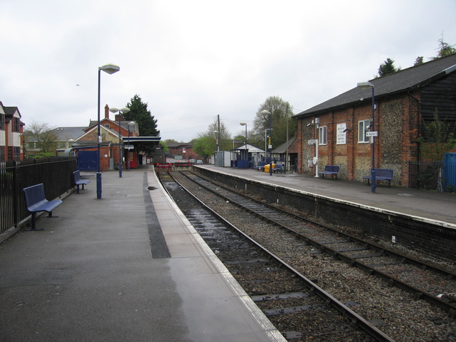 Bourne End platforms looking east