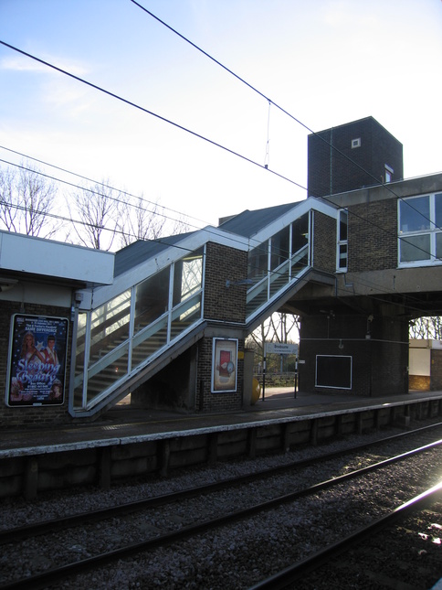 Broxbourne platform 2 steps