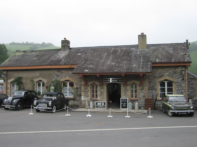 Buckfastleigh front