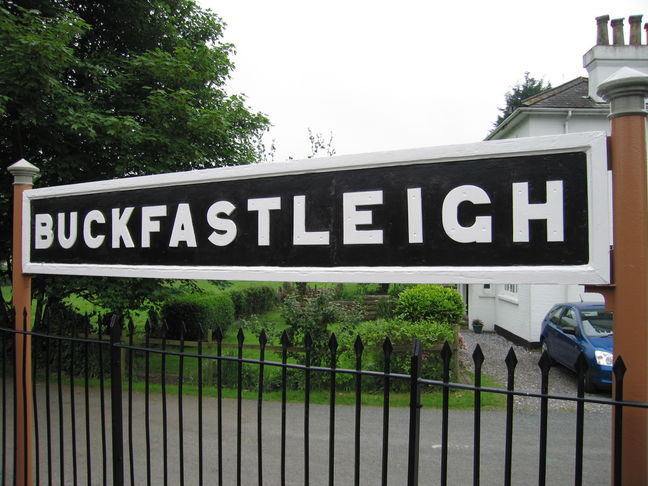 Buckfastleigh sign