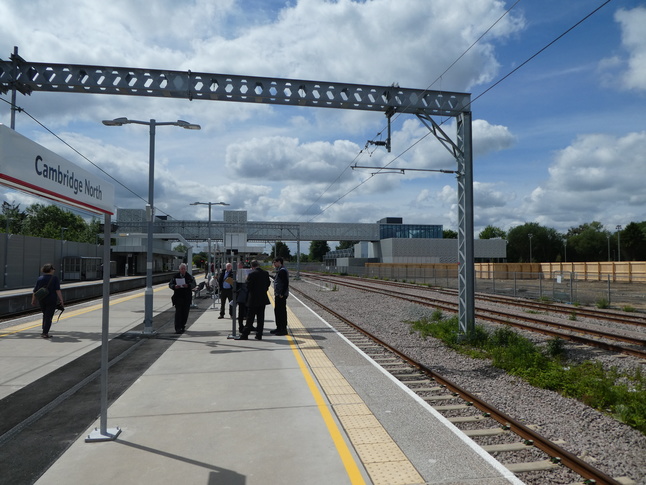 Cambridge North looking south on platforms 2 and 3