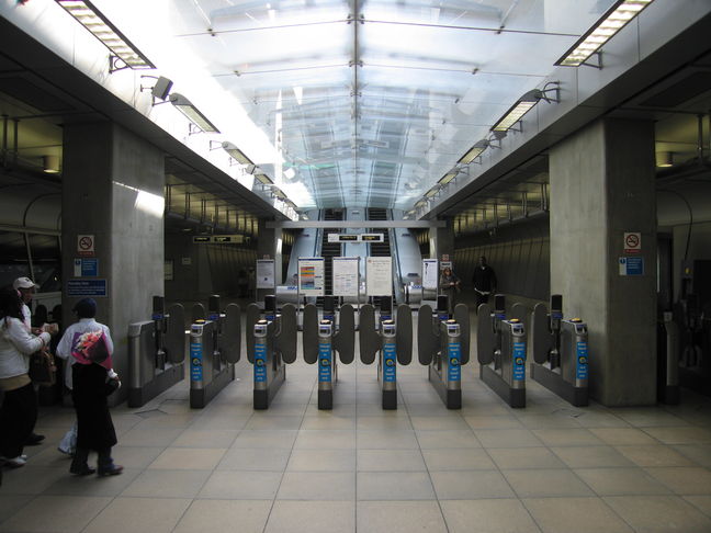 Canning Town concourse