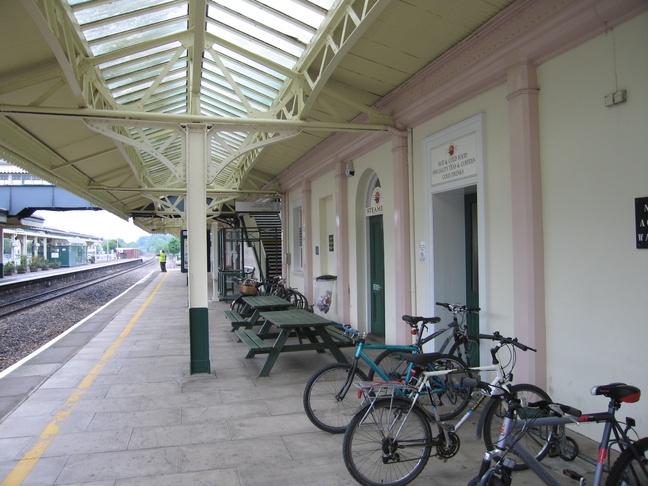 Chippenham disused platform
cafe