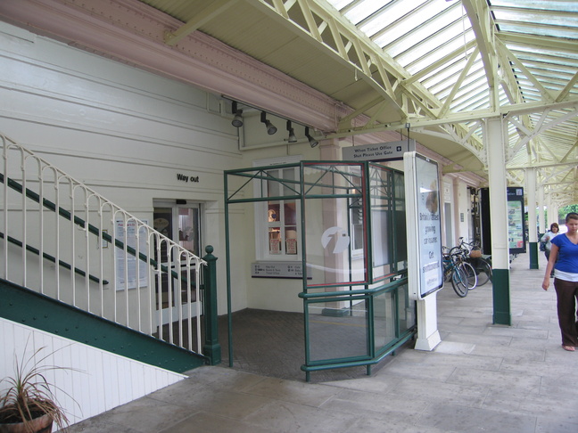 Chippenham disused platform exit